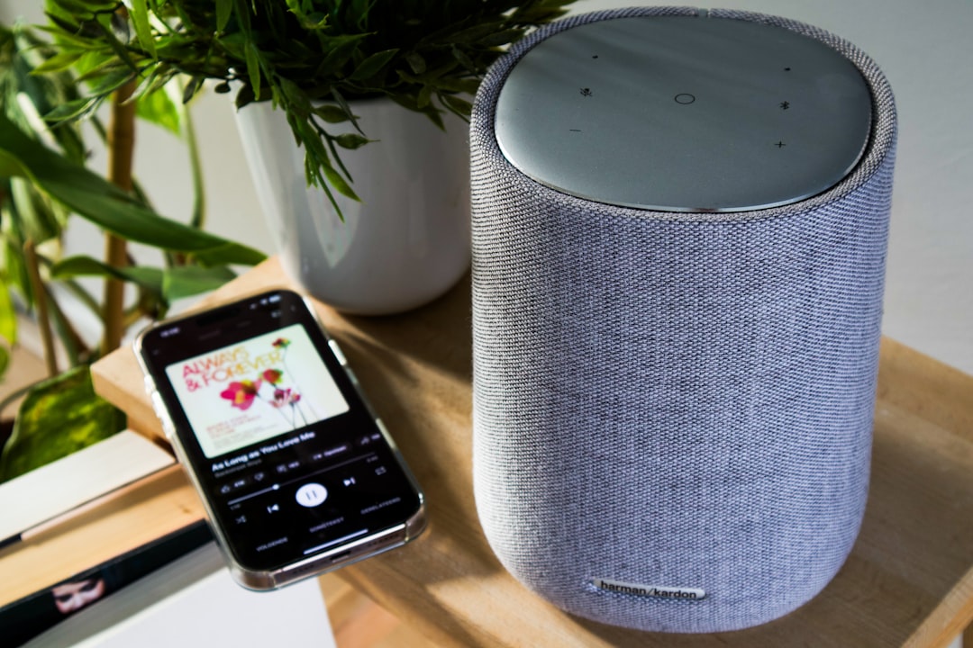 DreamCoveTech speaker with mobile app